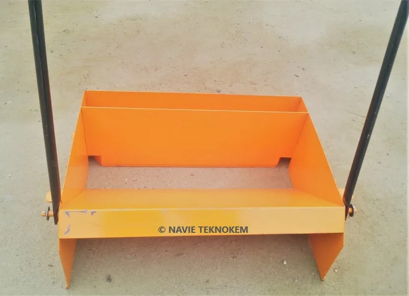 ROLLER SCREED BOX (M)
